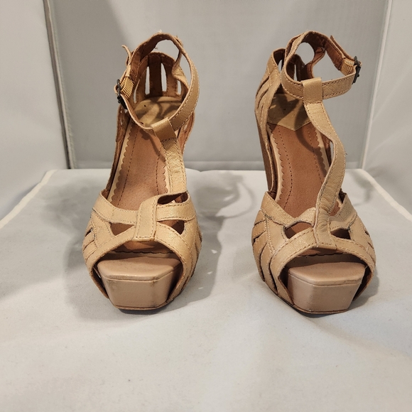 Lucky Brand platform sandals - Picture 2 of 4